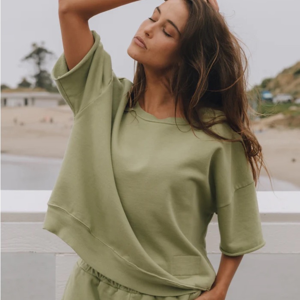 Daily Drills Cropped Sleeve Crew